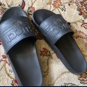 Gucci men slides size 14. Yes they are real